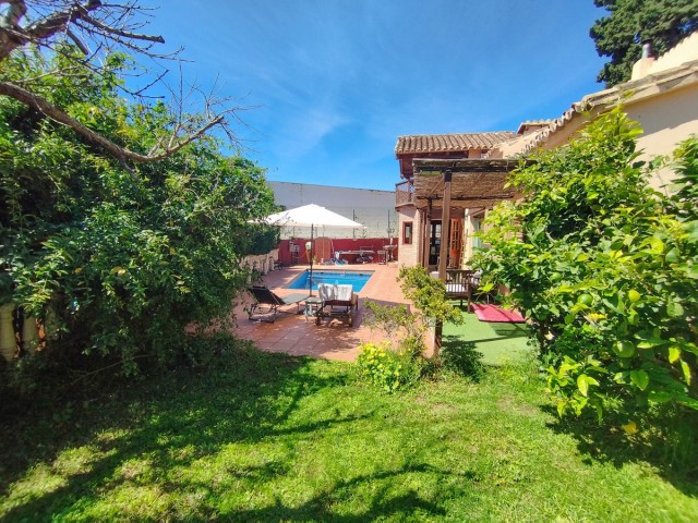 6 Sovrums Villa i Cabopino