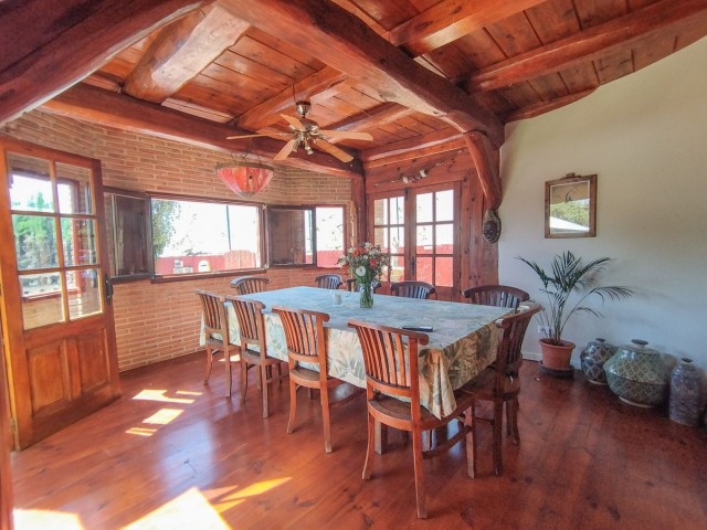 6 Sovrums Villa i Cabopino