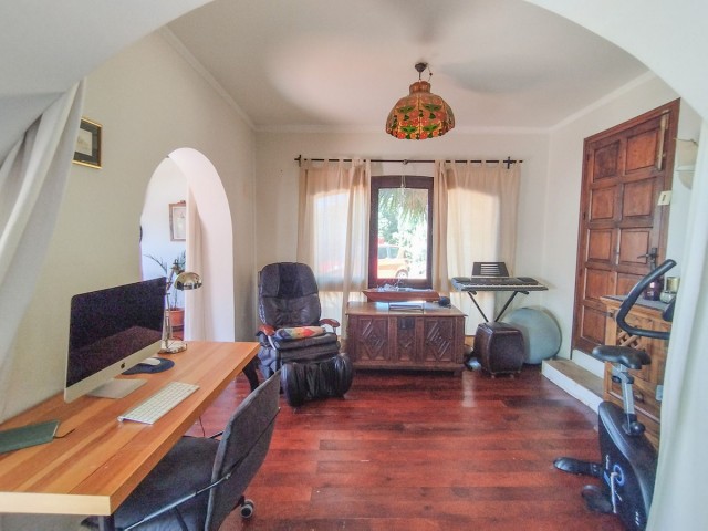6 Sovrums Villa i Cabopino