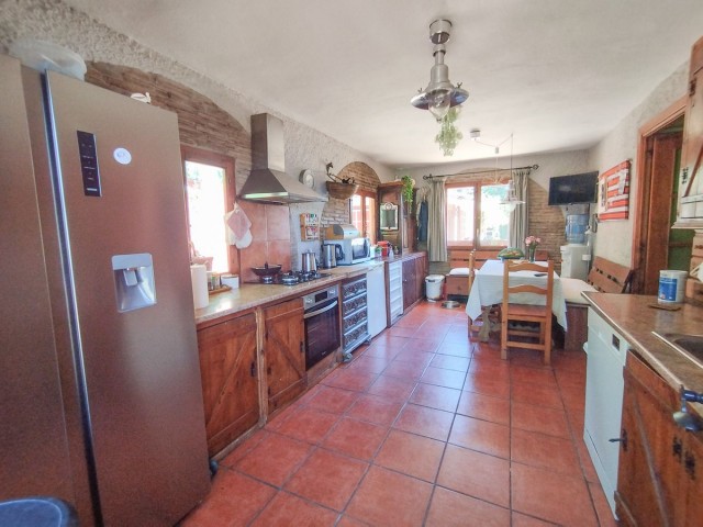 6 Sovrums Villa i Cabopino