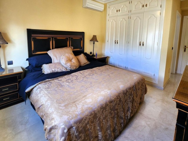 Villa con 5 Dormitorios  en La Cala de Mijas