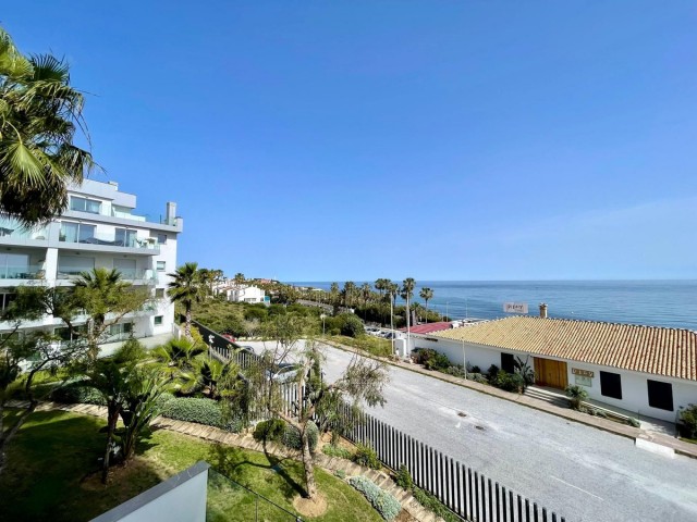 Apartamento con 3 Dormitorios  en Mijas