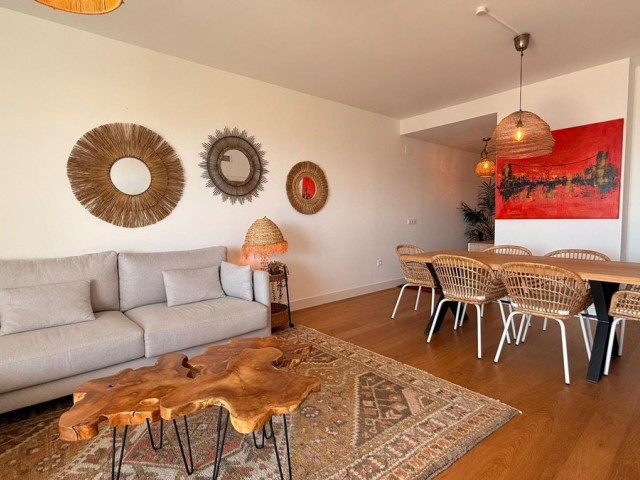 Apartamento con 3 Dormitorios  en Mijas