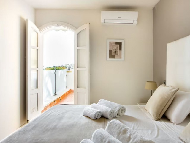 5 Slaapkamer Rijtjeshuis in Nueva Andalucía