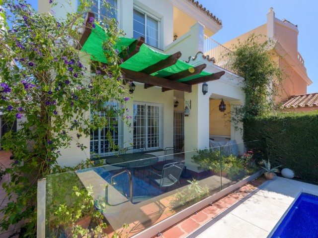4 Sovrums Villa i Estepona