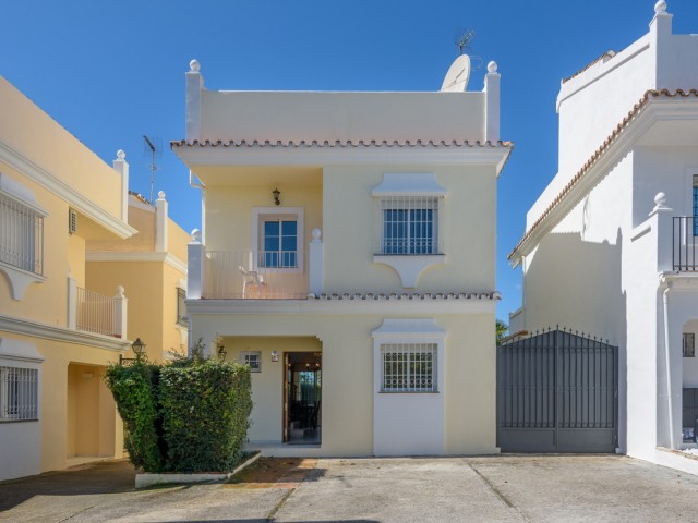 4 Sovrums Villa i Estepona