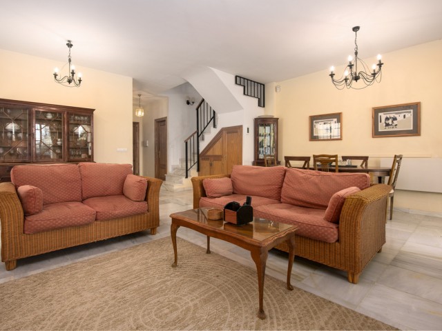 4 Sovrums Villa i Estepona