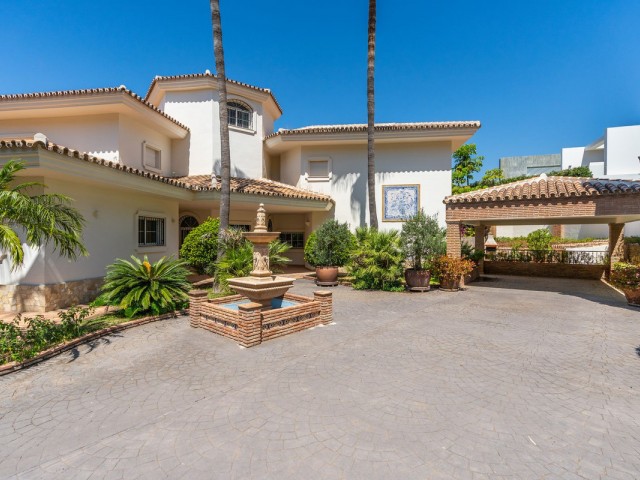 6 Slaapkamer Villa in Nueva Andalucía