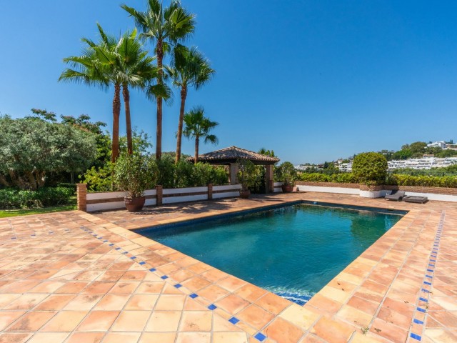 6 Slaapkamer Villa in Nueva Andalucía