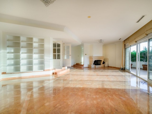 6 Slaapkamer Villa in Nueva Andalucía