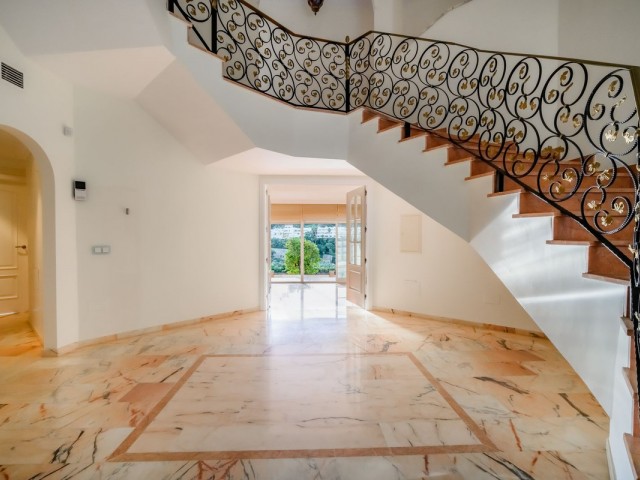 6 Slaapkamer Villa in Nueva Andalucía