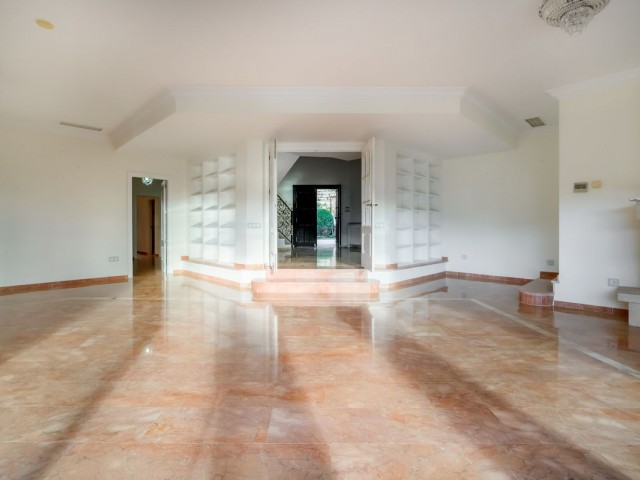 6 Slaapkamer Villa in Nueva Andalucía