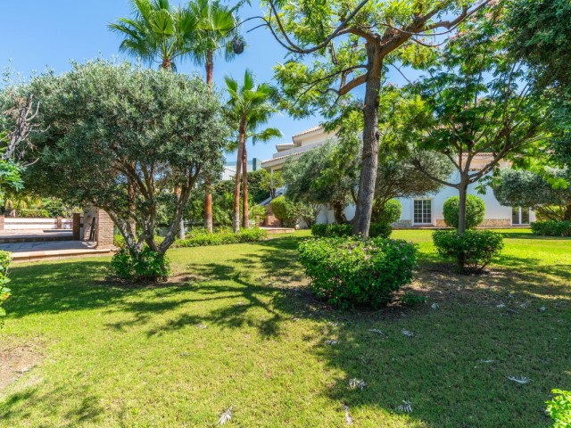 6 Slaapkamer Villa in Nueva Andalucía