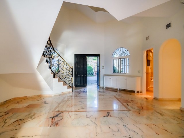 6 Slaapkamer Villa in Nueva Andalucía