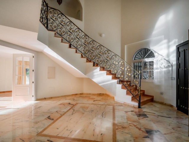 6 Slaapkamer Villa in Nueva Andalucía