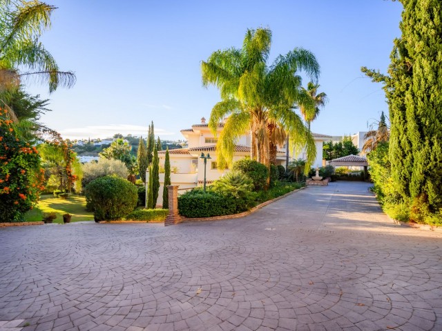 6 Slaapkamer Villa in Nueva Andalucía