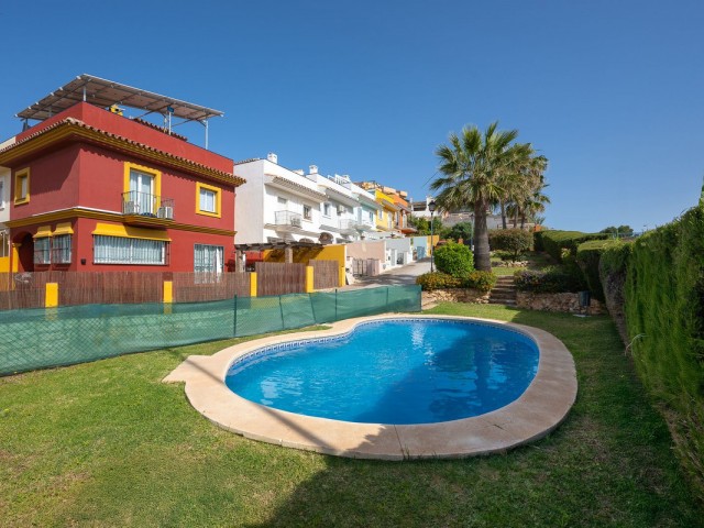4 Makuuhuoneen Rivitalo Fuengirola