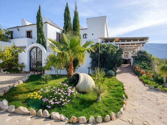 Villa con 5 Dormitorios  en Málaga