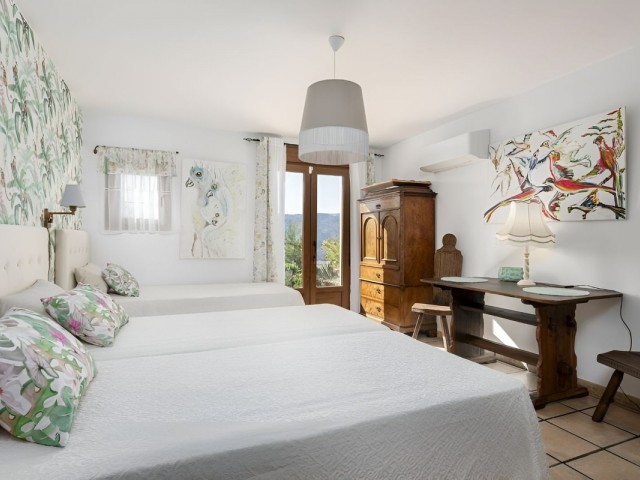 Villa con 5 Dormitorios  en Málaga