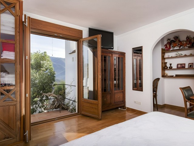 Villa con 5 Dormitorios  en Málaga