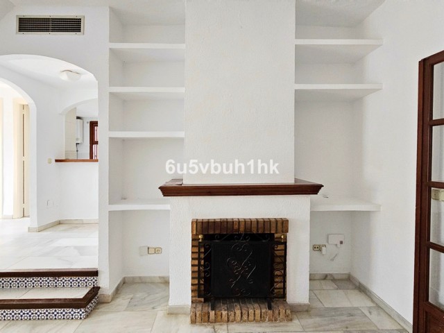 2 Bedrooms Townhouse in Estepona