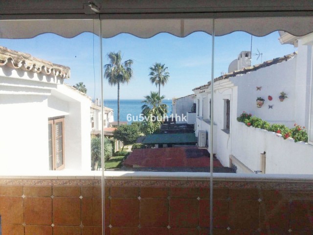 2 Bedrooms Townhouse in Estepona