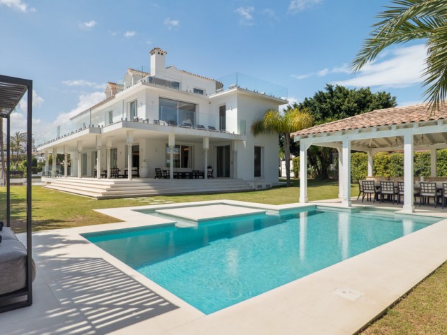 Villa, Nueva Andalucia, R5024821
