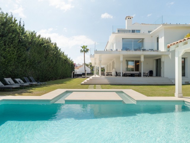Villa, Nueva Andalucia, R5024821