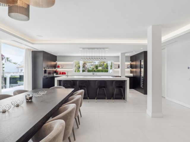 8 Slaapkamer Villa in Nueva Andalucía
