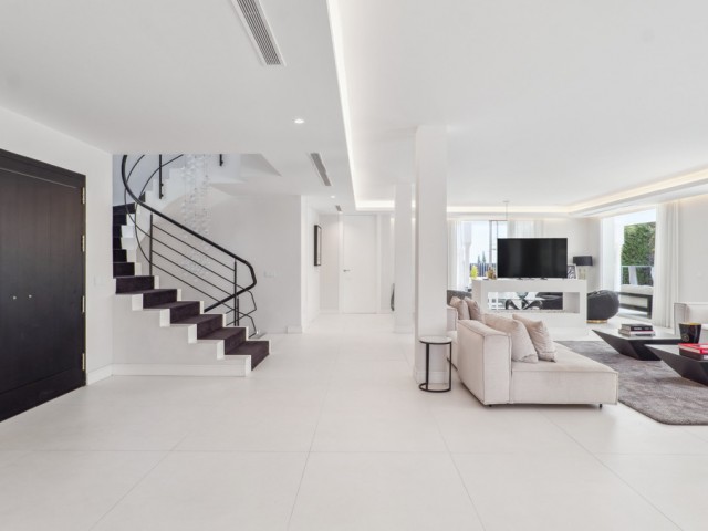 8 Slaapkamer Villa in Nueva Andalucía