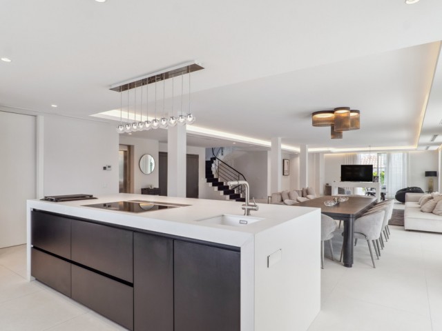 8 Slaapkamer Villa in Nueva Andalucía