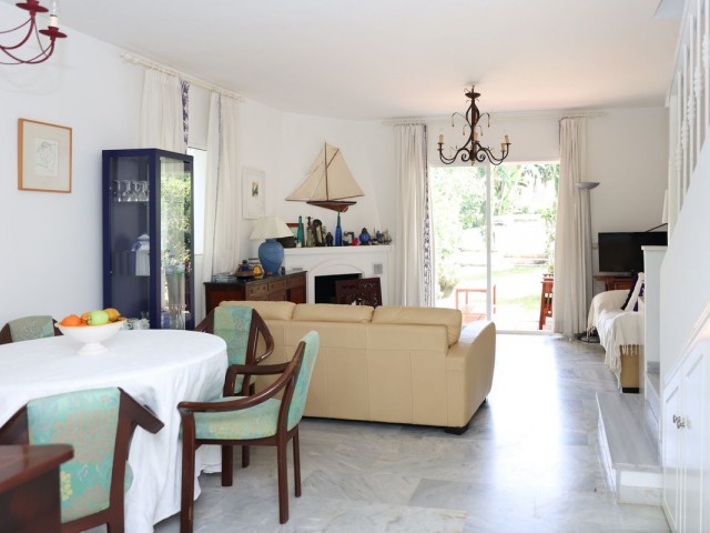 Radhus, Cabopino, R5025946