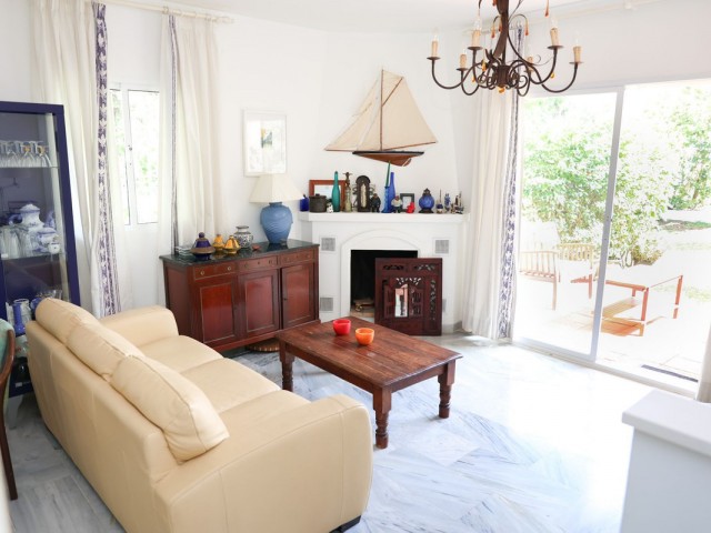 Radhus, Cabopino, R5025946