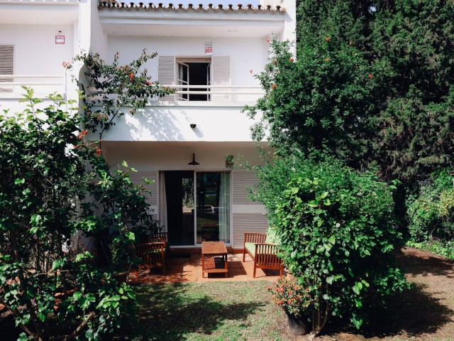 Radhus, Cabopino, R5025946