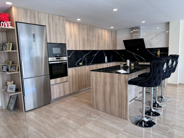 Villa, Nueva Andalucia, R4760671