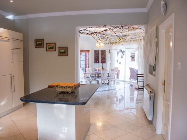 7 Schlafzimmer Villa in Las Chapas