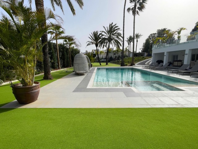 10 Sovrums Villa i Atalaya