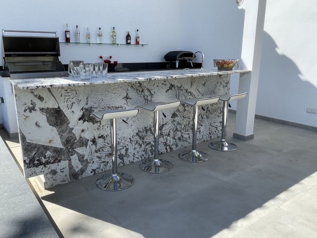 10 Sovrums Villa i Atalaya
