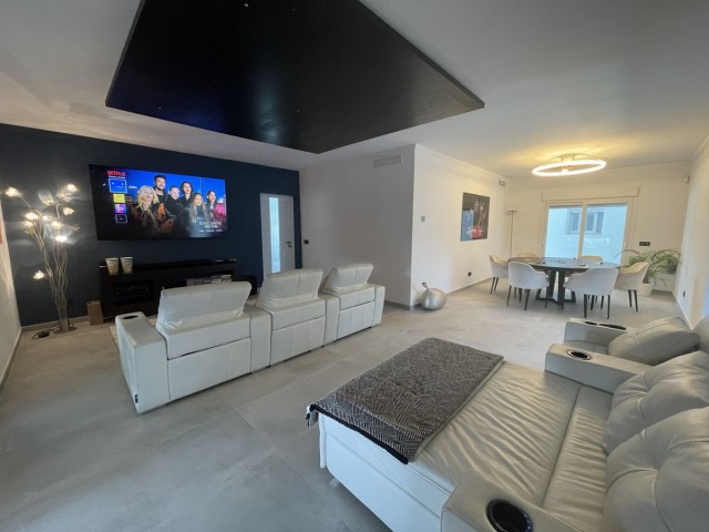 10 Sovrums Villa i Atalaya