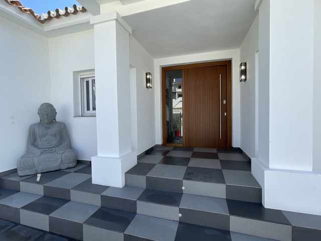 10 Sovrums Villa i Atalaya