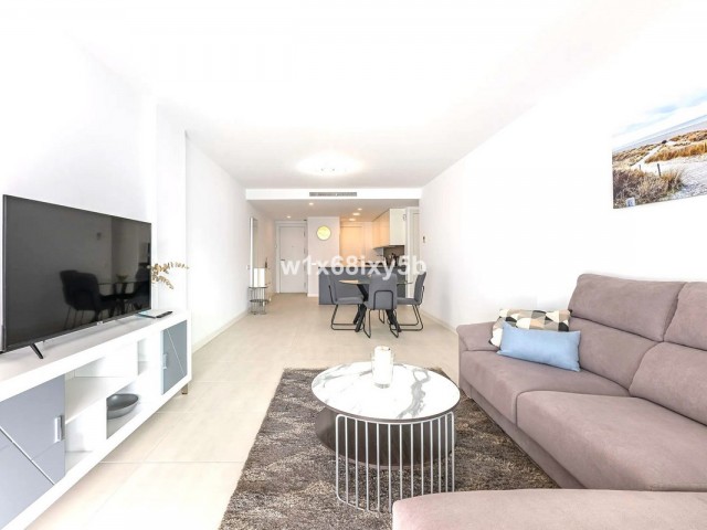 Apartamento con 2 Dormitorios  en Selwo