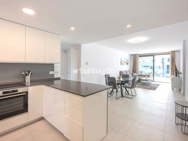 Apartamento con 2 Dormitorios  en Selwo