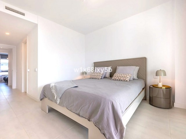 Apartamento con 2 Dormitorios  en Selwo