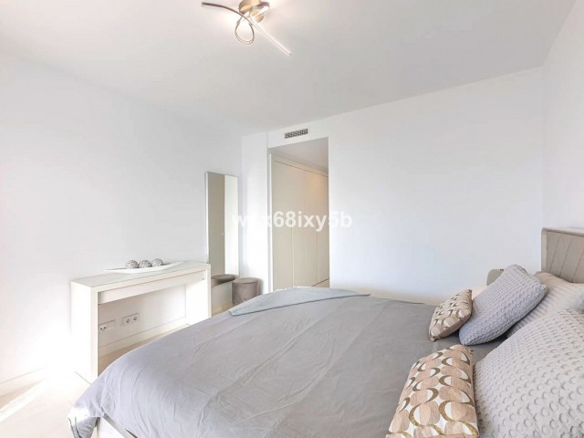 Apartamento con 2 Dormitorios  en Selwo