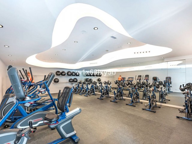 Apartamento con 2 Dormitorios  en Selwo