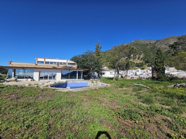 6 Bedrooms Villa in Mijas