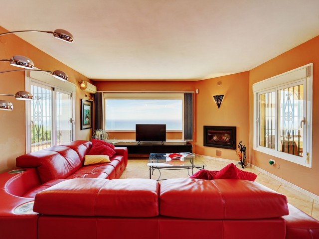 Villa con 5 Dormitorios  en La Capellania