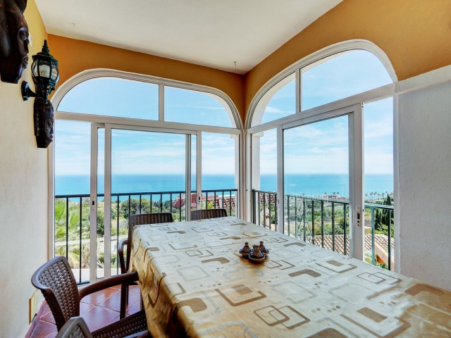 Villa con 5 Dormitorios  en La Capellania