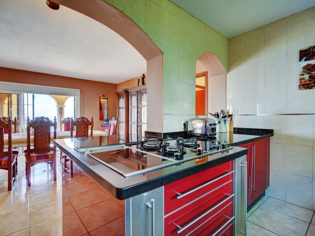 Villa con 5 Dormitorios  en La Capellania