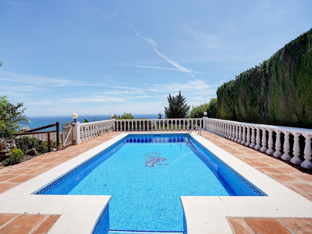 Villa con 5 Dormitorios  en La Capellania